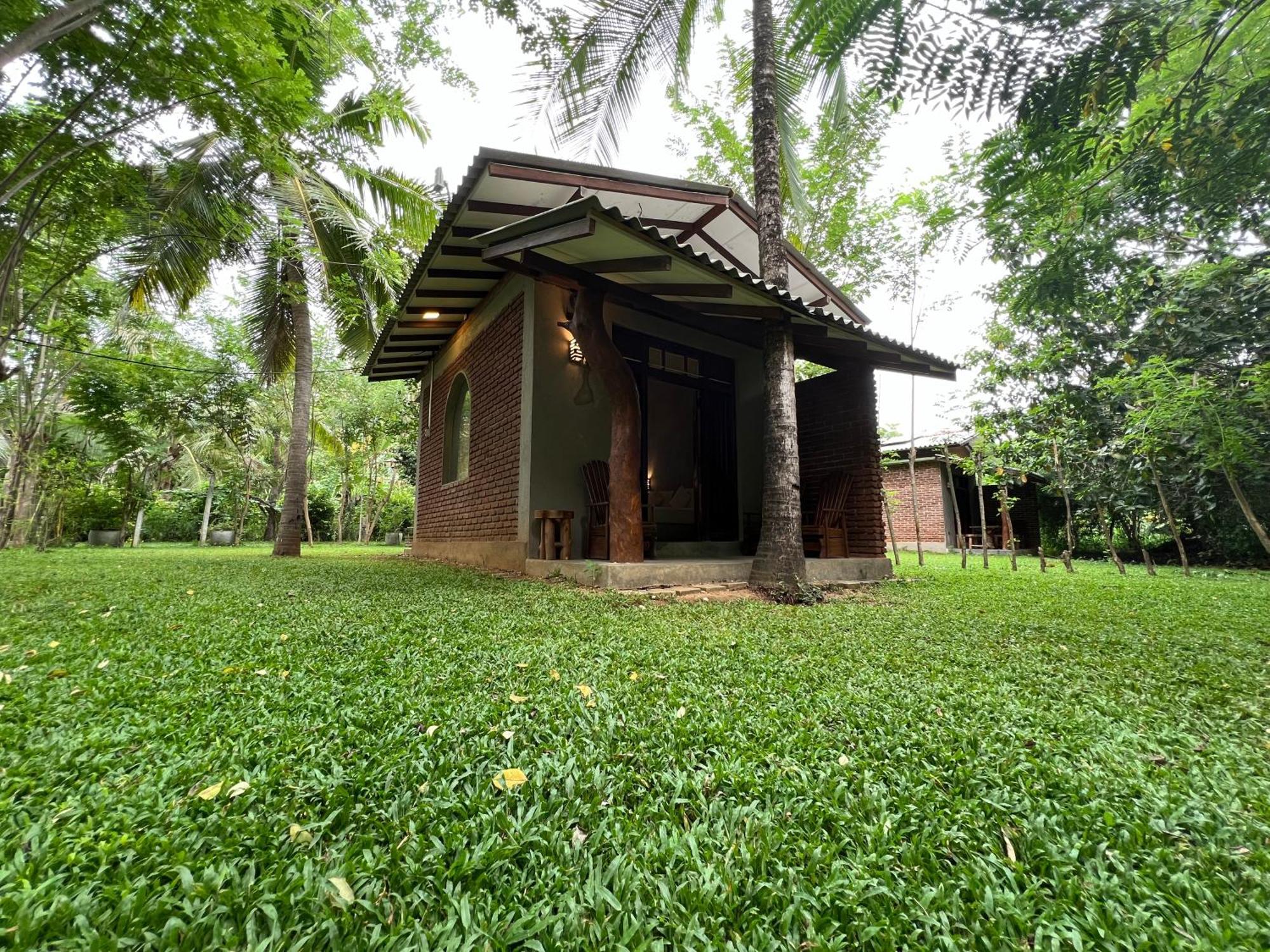 Sayon River Cottage & Eco Garden Monaragala Exterior photo